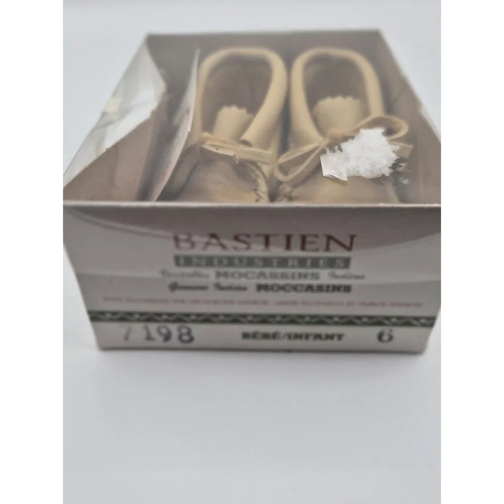 Bastien Industries Infant Moccasins Infant Baby Size 6 Beige new old stock